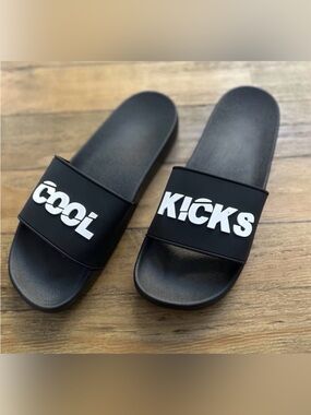 COOL KICKS BLACK WITH LOGO SLIP ON SANDALS Slides Men's
Size 47 US 13 NEW